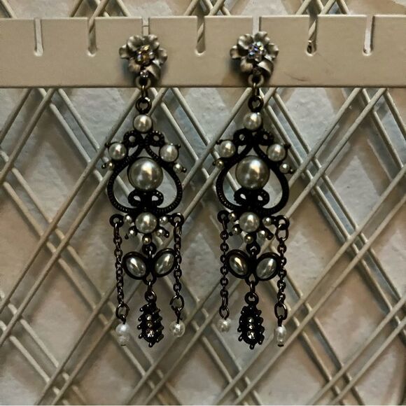 Silver tone earrings crystal rhinestones drop pearl beads holiday gifts for her - Picture 3 of 4